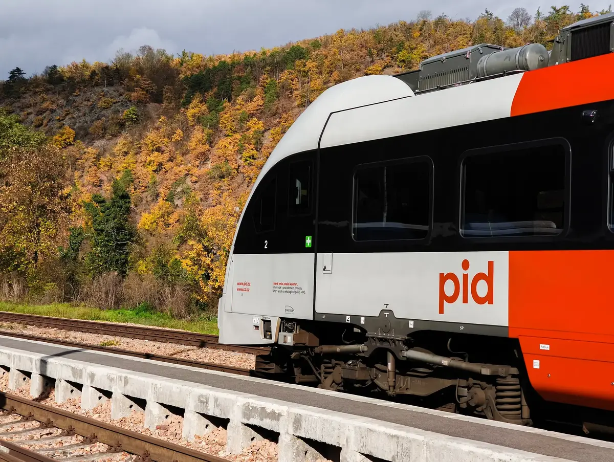 Cestující v okolí Prahy už nezaplatí tak, jak byli zvyklí