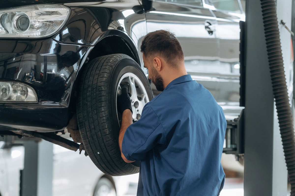 Kdy je nejlepší přezout na letní gumy v roce 2026? Automechanik radí, proč může být březen i duben drahý omyl