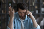 Podvodníci dnes umí sehrát přesvědčivou roli i přes telefon.