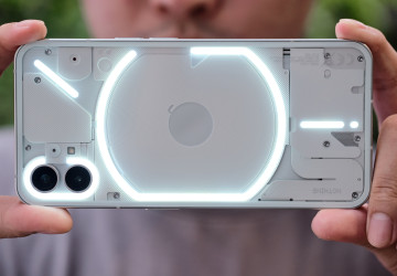 Ambiciozní značka mobilních telefonů má ambice porazil iPhone od Apple. V designu ho drtivě poráží