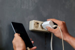 Nabíjíte telefon přes noc? Přečtěte si, jaký vliv to může mít z dlouhodobého hlediska.