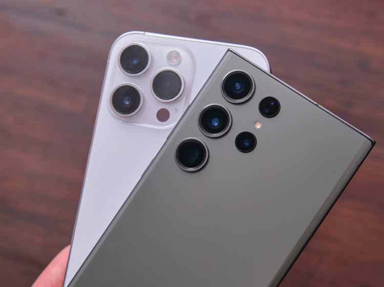 V Česku stále používá starší iPhony a Samsungy bez podpory odhadem statisíce uživatelů.