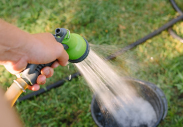 V rodinných domech můžete šetřit vodou snadno.