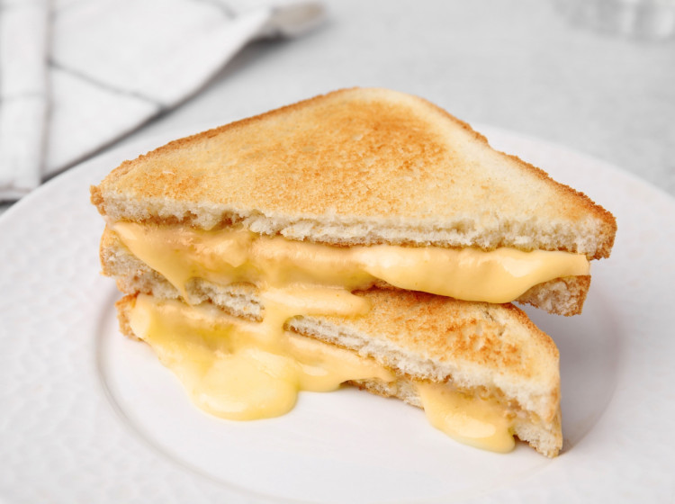 S touto pánví zvládnete zapečené toasty hravě
