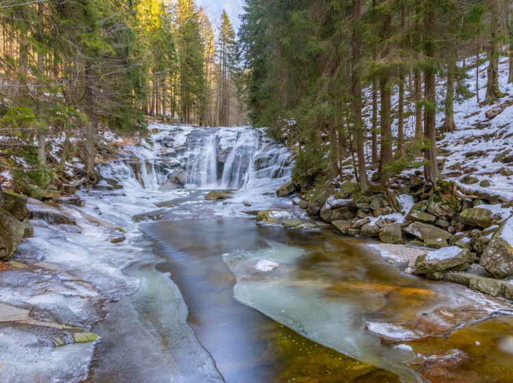 Mezi svátky by měly přijít mrazy, ale sníh není zaručen. Mezi svátky by měly přijít mrazy, ale sníh není zaručen.