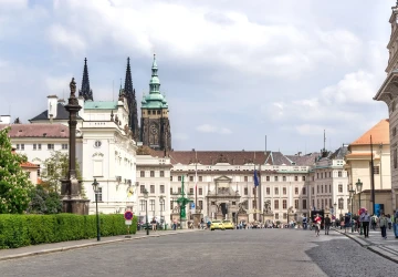 Na Pražském hradě nabízejí práci za 70 tisíc měsíčně