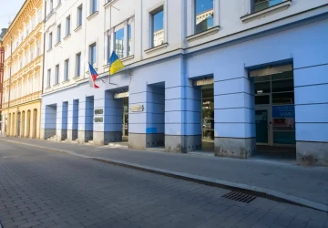 Někteří studenti VŠ si budou muset za studium připlatit. 