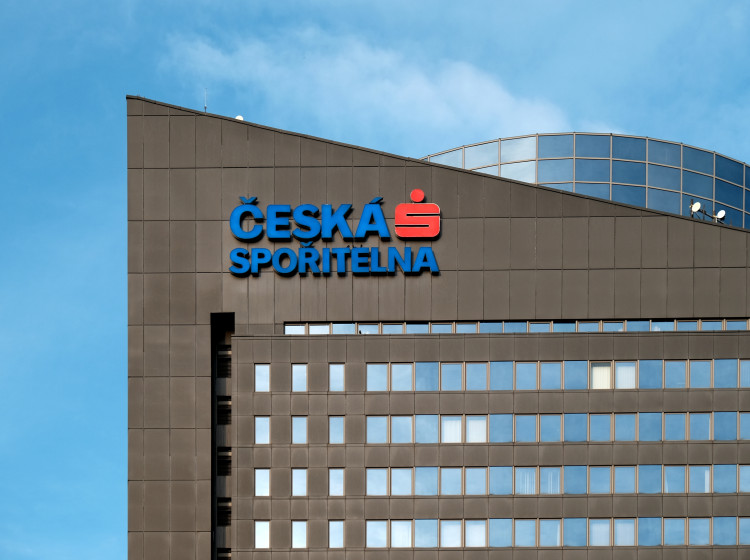Falešní bankéři často používají čísla, která se na displeji zobrazí jako oficiální linka banky.