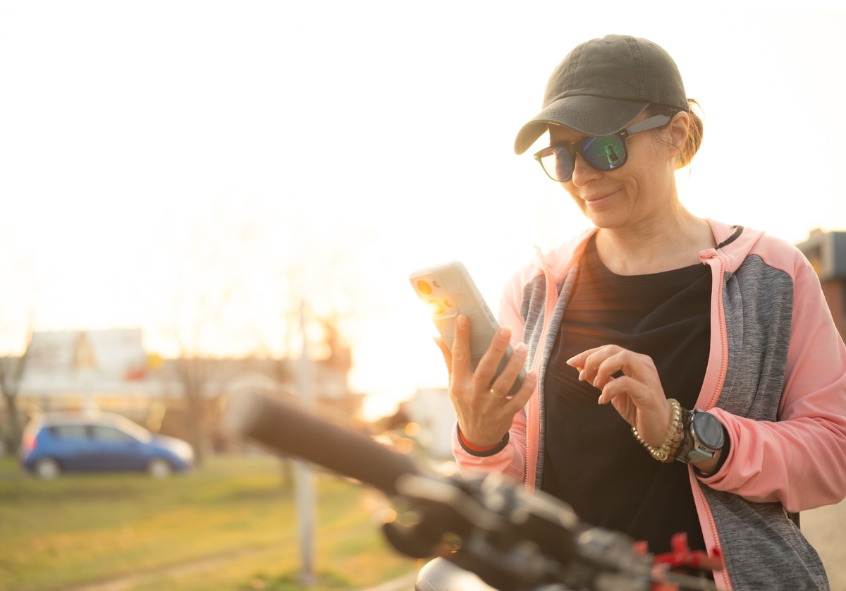 Díky GPS lokátoru uvidíte přímo v telefonu, kde se vaše kolo nachází. Díky GPS lokátoru uvidíte přímo v telefonu, kde se vaše kolo nachází.