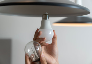 Sami od sebe si už můžete doma maximálně vyměnit žárovku