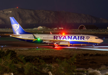 Cestující dorazili na jiné letiště v pozdních nočních hodinách.