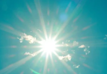 Do Česka opět dorazí tropy. 