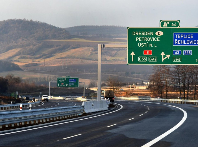 Vodorovné značení pomáhá udržet plynulost a bezpečnost provozu.