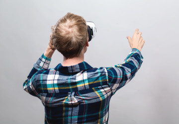 Do Alzy dorazily virtuální brýle za 290 Kč. 