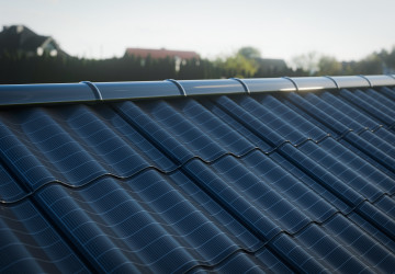 Solární tašky jsou jednou z nejmodernějších technologií mezi obnovitelnými zdroji energie.