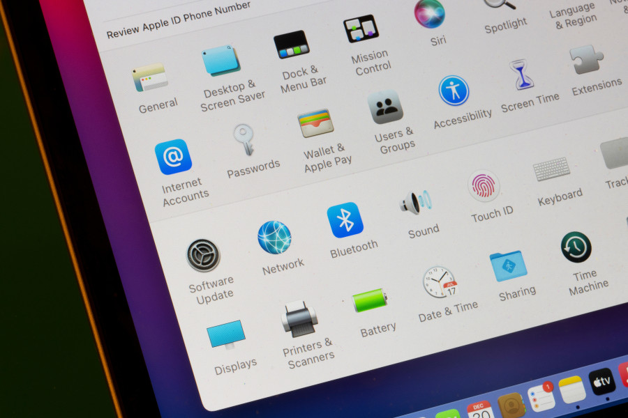 Útočníci často maskují neoficiální přístupové aplikace jako systémové služby či aktualizace.