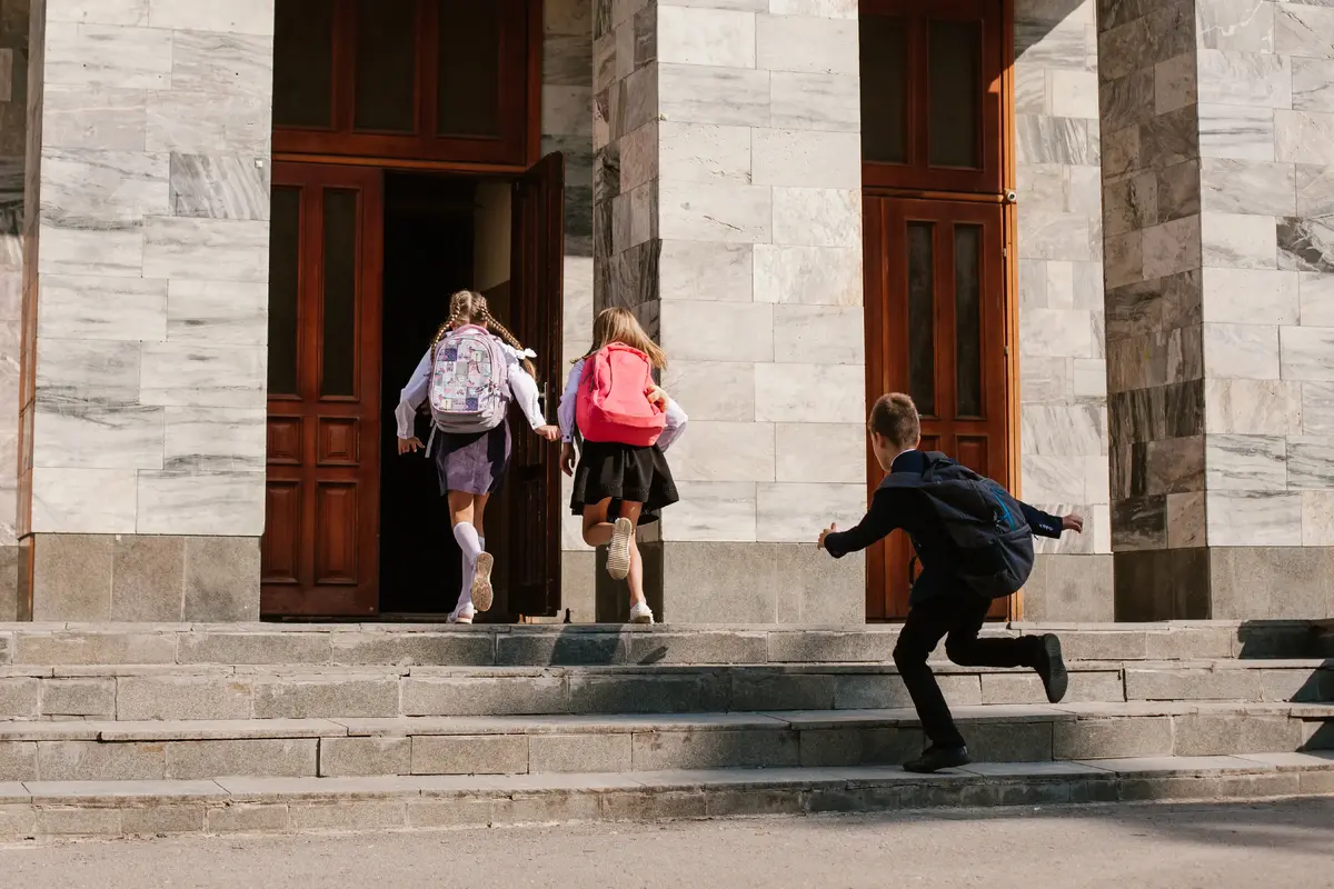 Školáky už brzy čeká návrat do školních lavic. Školáky už brzy čeká návrat do školních lavic.