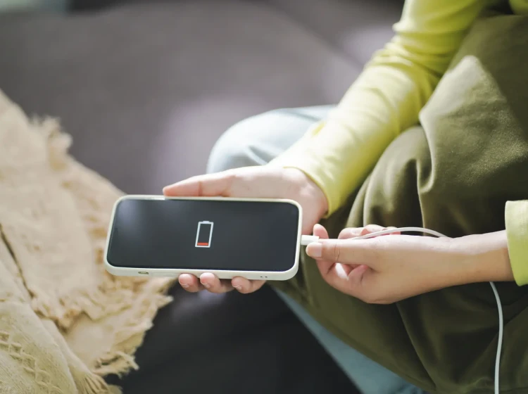 Kvůli této chybě vám baterie v mobilu odejde dřív než záruka