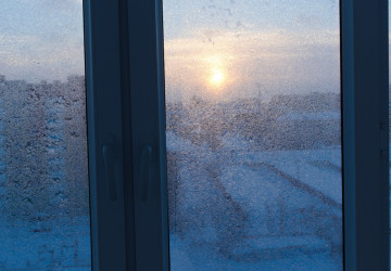 Co byste v zimě neměli dávat k oknům?