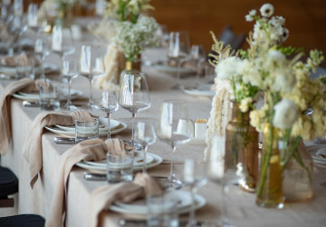 Pronájem sálu a catering tvoří největší část rozpočtu svatby