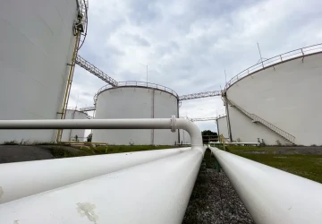 Podle Schillerové je nafta v ČR šestá nejlevnější v celé Evropě. Podle Schillerové je nafta v ČR šestá nejlevnější v celé Evropě.