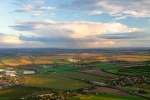 Nad českou krajinou se od středy přežene studená fronta, která ukončí tropické teploty