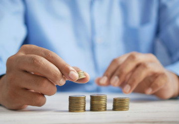 Minimální mzda představuje asi 19 tisíc čistého. A v Česku ji pobírá 120 až 170 tisíc lidí.