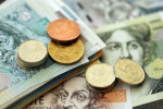 Sleva na pojistném přináší pracujícím důchodcům až téměř 2 000 Kč měsíčně navíc