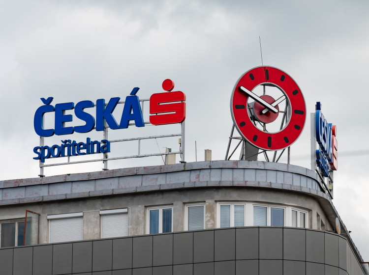 Klienti některých bank mohou získat výhodný bonus. Klienti některých bank mohou získat výhodný bonus.