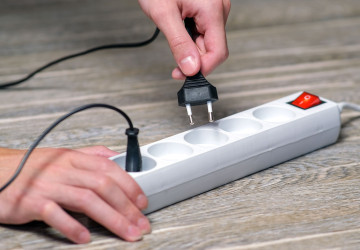 Zapojovat více přístrojů do jednoho prodlužováku může být rizikové