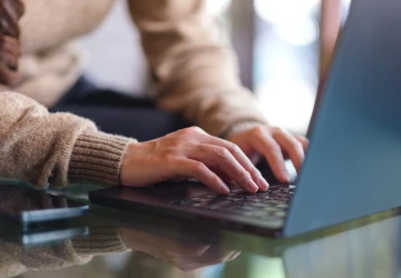 Příspěvek na rozjezd podnikání od Úřadu práce může posloužit jako ideální odrazový můstek pro odchod ze zaměstnání na volnou nohu Příspěvek na rozjezd podnikání od Úřadu práce může posloužit jako ideální odrazový můstek pro odchod ze zaměstnání na volnou nohu
