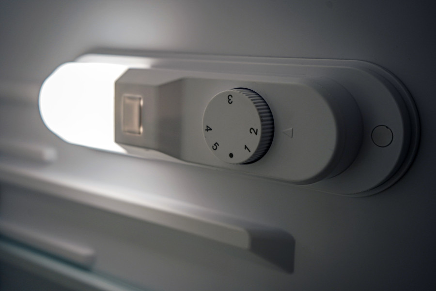 I jedno otočení kolečka může ušetřit stovky korun ročně. Teplotu v lednici stačí nastavit na doporučených 3–5 °C.