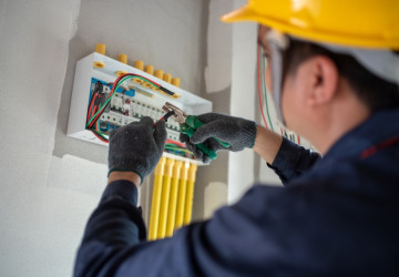Na který předmět byste si podle elektrikářů měli dávat pozor, neboť může způsobit požár?