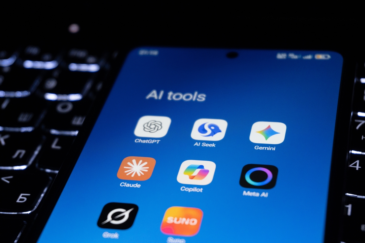 Použití AI v zaměstnání je možné jen při dodržení pravidel a směrnic.