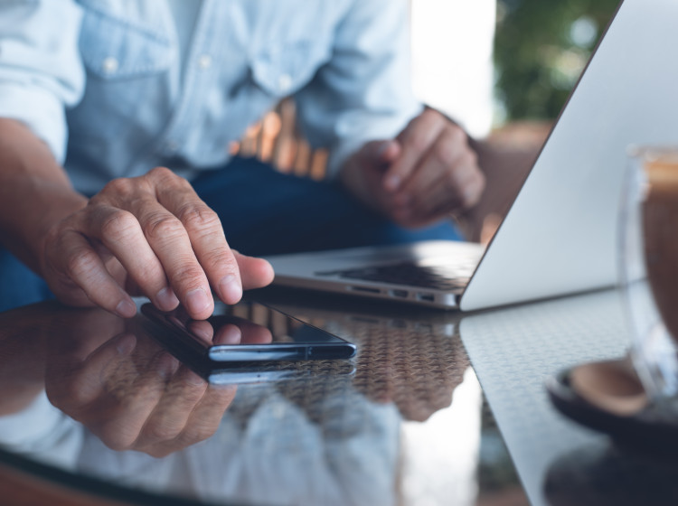 Při online nákupech ověřujte důvěryhodnost obchodníků, hrozí ztráta financí a nedodání zboží.