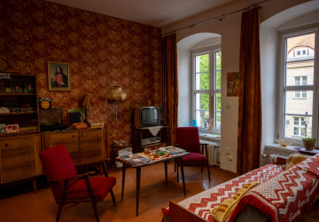 Některé bytové doplňky ze socialismu by pamětníci poznali i ze spánku