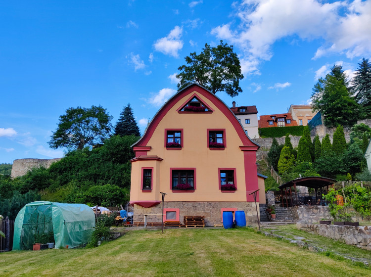 Na první pohled klidná zahrada může skrývat povinnosti, o kterých většina lidí vůbec neví. Na první pohled klidná zahrada může skrývat povinnosti, o kterých většina lidí vůbec neví.