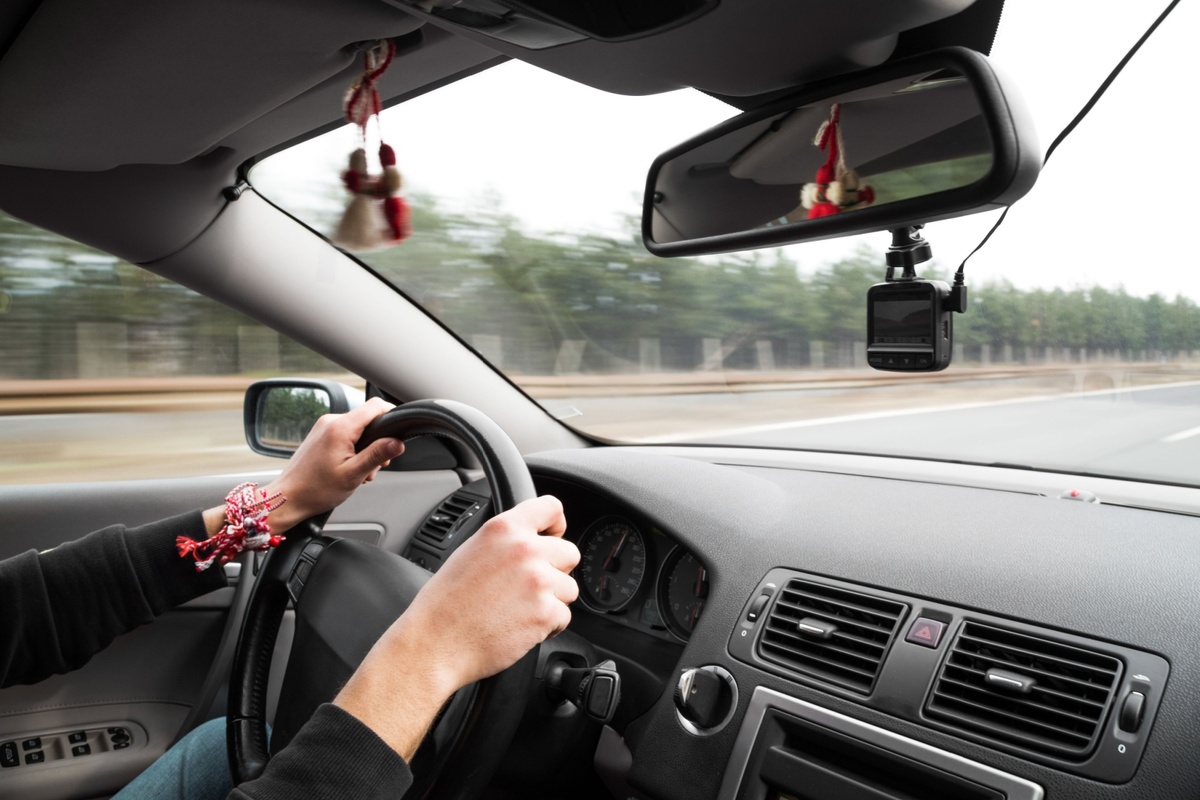 Řidiči už brzy budou moci přejít na letní pneumatiky. Řidiči už brzy budou moci přejít na letní pneumatiky.