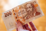 Valorizace v roce 2027 nemusí být tak štědrá, jak senioři očekávali. 