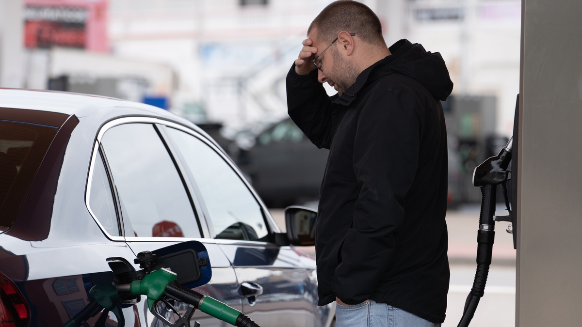 Cena ropy se dále zvyšuje a to má vliv na pohonné hmoty.