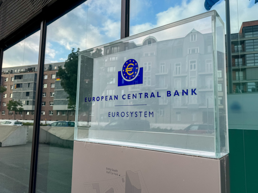 Směrnice PSD2, kterou vytvořila Rada Evropské unie, vstoupila do platnosti v roce 2019 a sjednotila pravidla pro platby v celé EU.