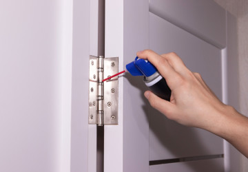 Suché panty je potřeba šetrně promazat. 