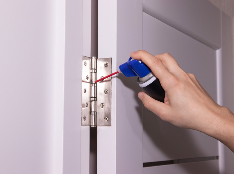 Suché panty je potřeba šetrně promazat. 