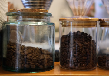 Cena kávy aktuálně klesla