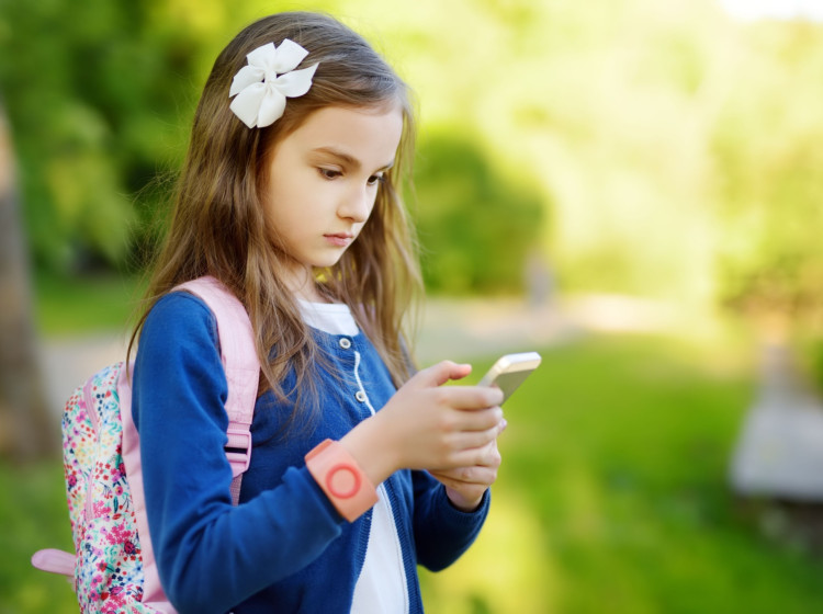 Kolik času by děti měly trávit na mobilu? Kolik času by děti měly trávit na mobilu?