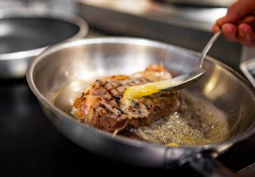 S tímto tukem docílíte dokonale osmaženého masa. S tímto tukem docílíte dokonale osmaženého masa.