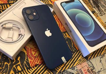 Co znamená „i" ve slově iPhone?