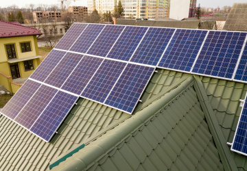Fotovoltaická elektrárna povinně na střechách nových budov bude brzy nejen ve Spojeném království Fotovoltaická elektrárna povinně na střechách nových budov bude brzy nejen ve Spojeném království
