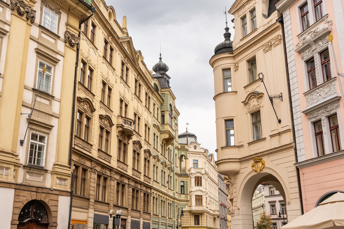 Kolik musí dnes měsíčně vydělávat jednotlivec na byt v Praze? Kolik musí dnes měsíčně vydělávat jednotlivec na byt v Praze?