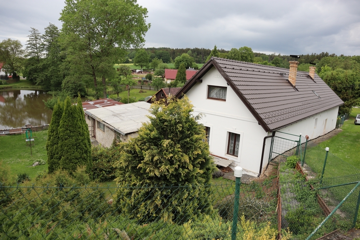Stát se zbavuje některých nemovitostí. 